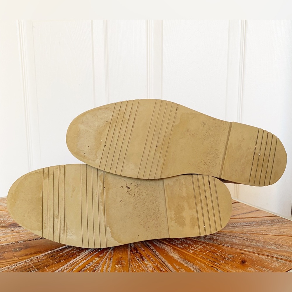 NWT Banana Republic Men’s Light Tan Sueded Oxford Shoes in Size 11 - Picture 2 of 6